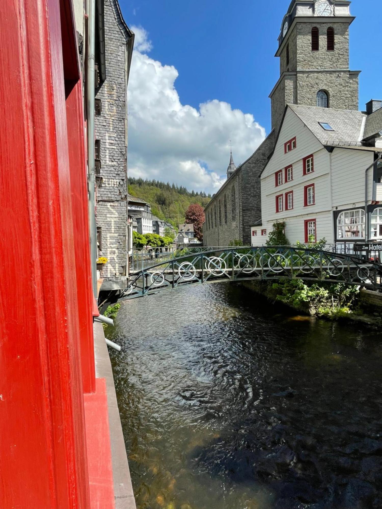 Apartment Am Fluss Im Haus An Der Rur Monschau Bagian luar foto