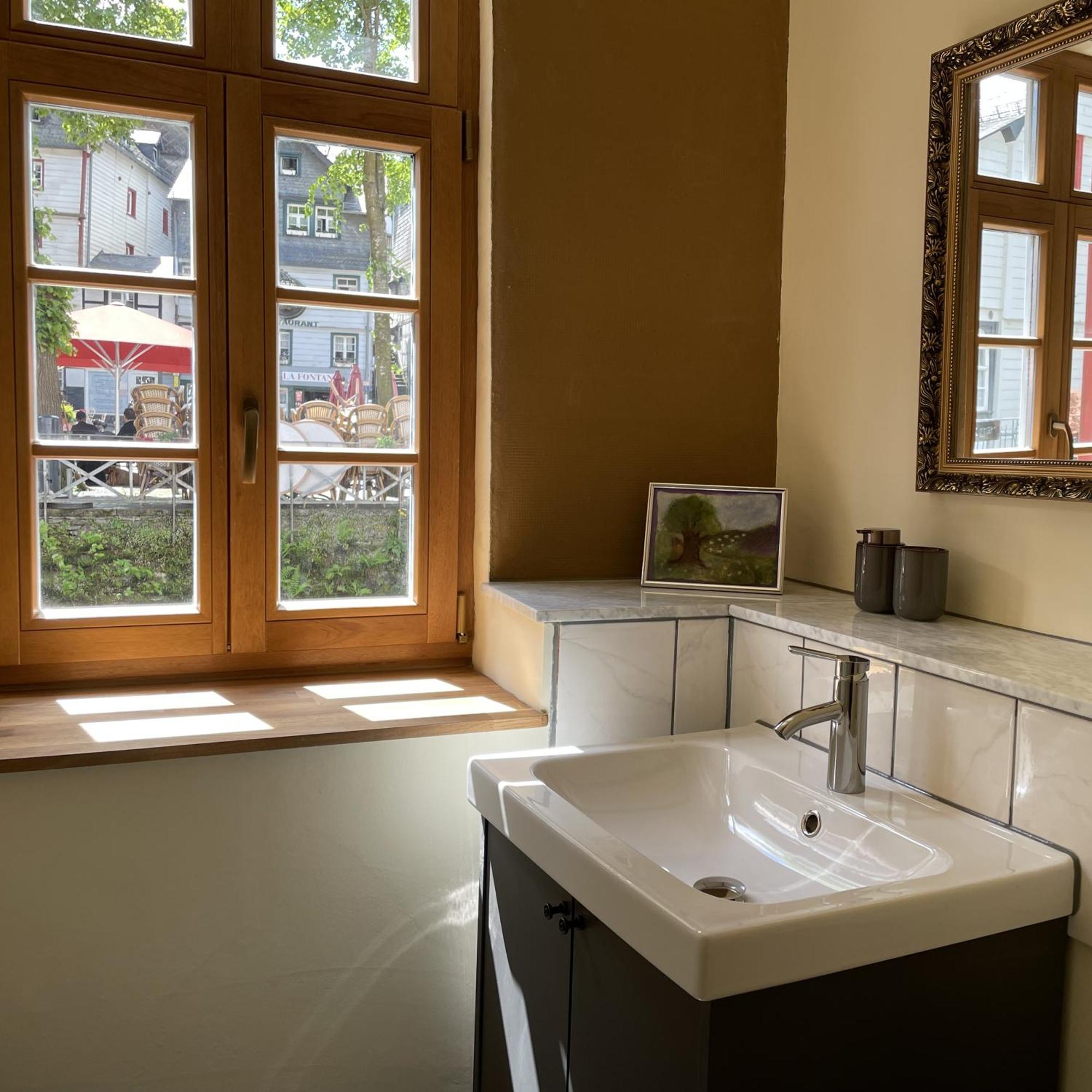 Apartment Am Fluss Im Haus An Der Rur Monschau Bagian luar foto